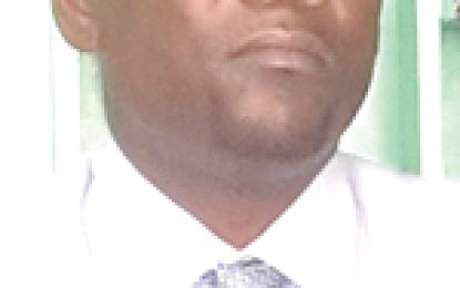 Union questions imposition of rule restricting teachers in two districts