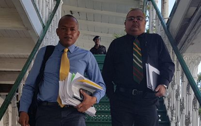 Mayor tosses no-confidence motion against Town Clerk