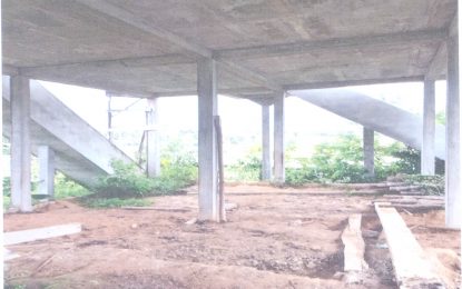 Govt. continues to overpay contractors