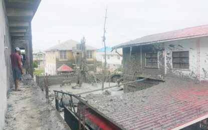 Eruption in Diamond… Families evacuated, electricity cut, as home crumbles