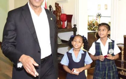 President tours little Independence star through State House