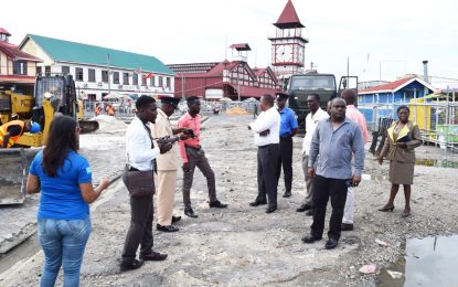 City Hall, Police meet with Route 42 bus operators  …to address issues in attempt to avert protest action