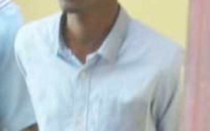 Taxi driver charged with  raping teen on $400,000 bail