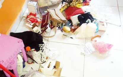 Jilted lover trashes salon