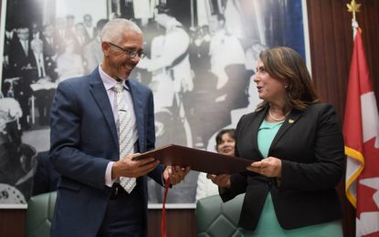 Govt. signs MoU with Canadian Province