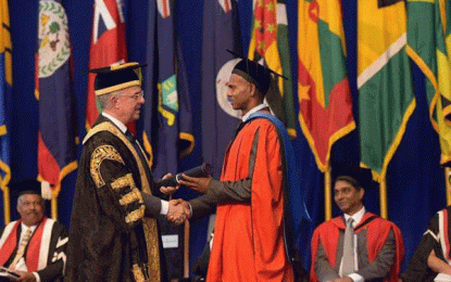 Shiv Chanderpaul receives Honorary Doctor of Laws from UWI