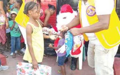 Stabroek Georgetown Lion’s Club brings Xmas cheer to Leopold Street kids