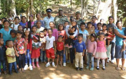 Army chief ushers in Christmas season at Camp Kanuku, Eteringbang