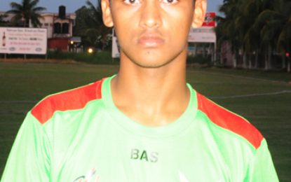 Mc Gill SC secure place in final following two-wkt win against Cornelia Ida