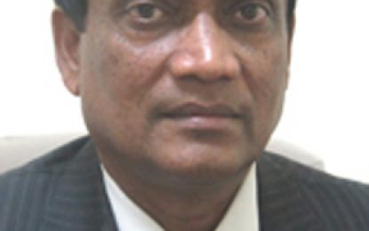 No-confidence vote valid; 33 is majority; dual citizenship is unconstitutional