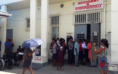 Confusion at New Amsterdam Hospital A&E -new regulations increase doctor-patient time; many forced to wait for hours