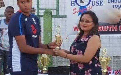 Mitra Dhanraj cops best batsman prize in Noble House tourney