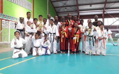 Phoenix Karate Association capture team kata title KIMAG Inter School C/Ships