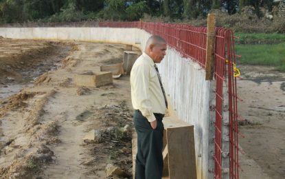 “Things are shaping up nicely,” – Synthetic Track Consultant tells Minister Norton