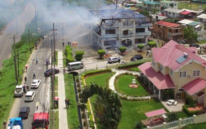 “G3” building in Diamond badly damaged in midday blaze -residents chide Fire Dept.