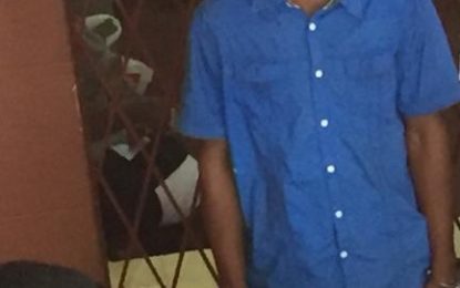 Bandit gives back woman $200 to go home after robbing her