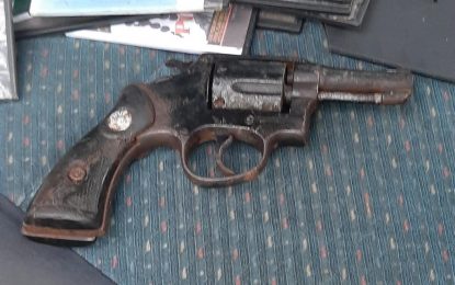 Fort Wellington ranks seize revolver in hire car, arrest occupants