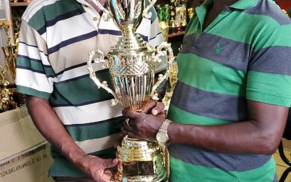 Lloyd Rollins backs Champion of Champions 2 dominoes