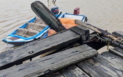 Sections of Leguan Stelling collapse