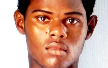 Injury to juror caused attempt murder, robbery trial to stop, because there were only 10 left