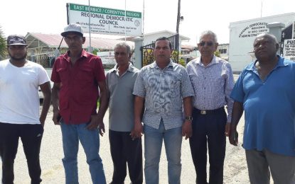 Berbice rice crop crisis… Corentyne farmers descend on RDC, demands solutions to water shortage