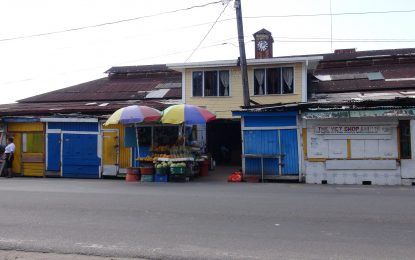 Market Vendors want Oil contract to change…