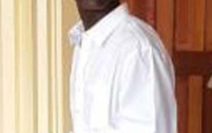Triple murder convict assaults prosecutor after jailed for life
