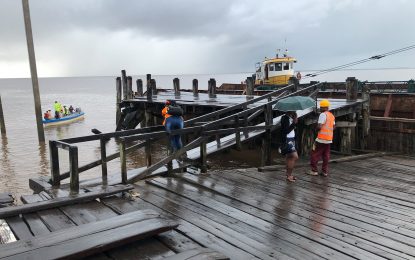 Leguan Stelling contractor warned to complete work in timely manner