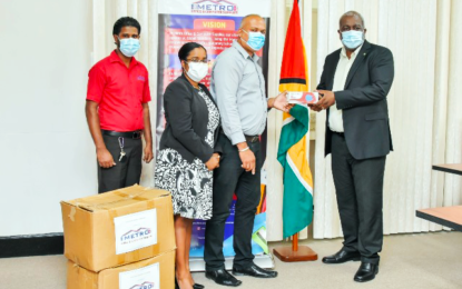 Metro donates 4,000 masks