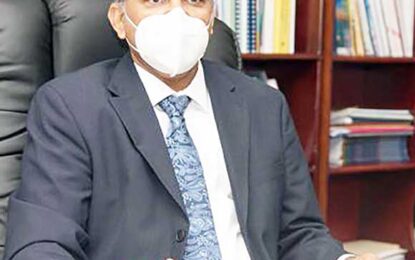 Minister of Health urges caution during Christmas shopping