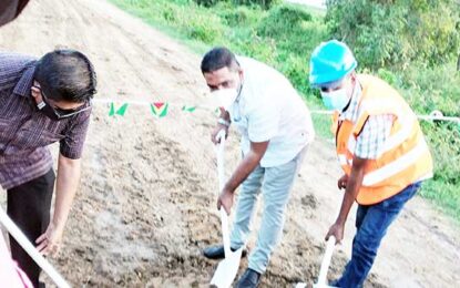 Soil turned for $327M asphaltic road in Onverwagt