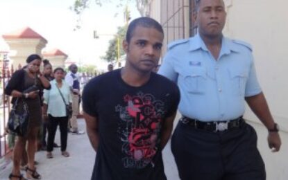 Minister Benn urges escaped prisoners to surrender