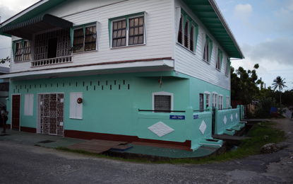 Pepper spray fails to stop bandits from robbing businessman