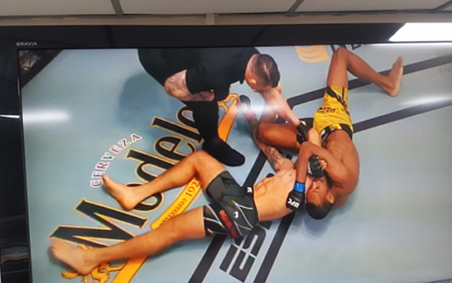 Harris puts Aguilera to sleep with Anaconda choke in UFC debut