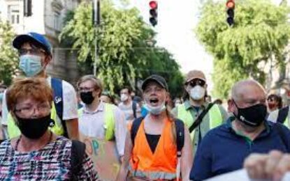 Hungarians protest against planned Chinese university campus