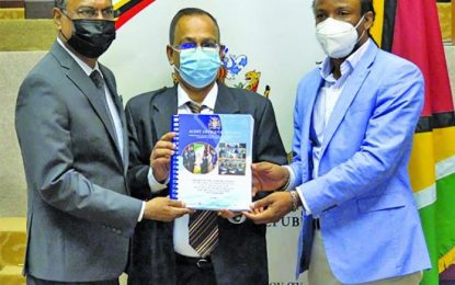 Auditor General hands over 2020 audit report