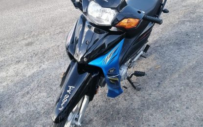 Bandits abandon motorcycle after cops return gunshots