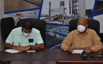 Public Works Ministry signs eight $1.5B contracts