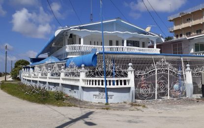 Thieves take up residence in home of couple on vacation