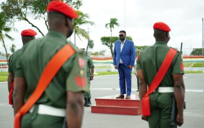Joint Services ranks to get extra month’s pay as bonus