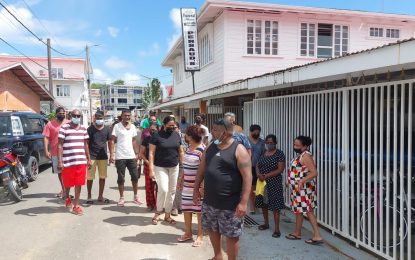 Children bury wrong father in parlour mix-up