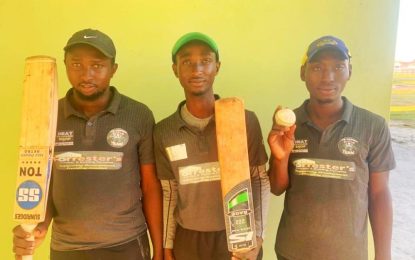 Scott bowls One Movement CC to comfortable win