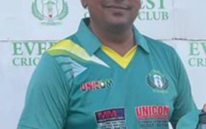 Mohamed, Singh lead Everest CC Masters to victory
