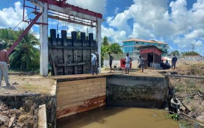 Over 200 households affected as Providence koker door collapses