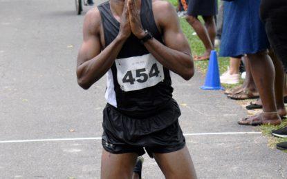 Missigher reclaims South American 10K title