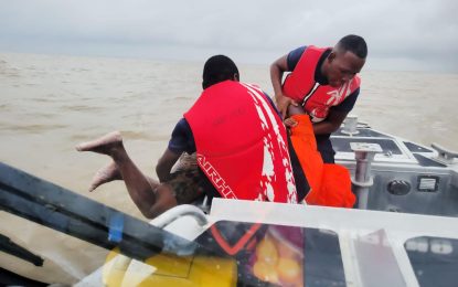 Coast Guard Rescues Seven crewmembers after boat sinks