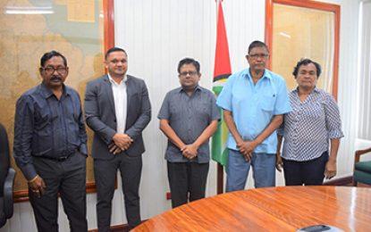 MoF, Forest Products Association Reps. discuss opportunities to boost production