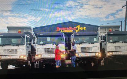 Local Sinotruk authorized dealer Jumbo Jet handed over 5 brand new units to Associated Construction Services
