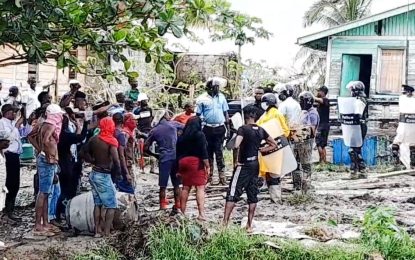 Cops demolish homes of Mocha residents