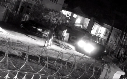 Man runs away, leaves wife to face bicycle bandits